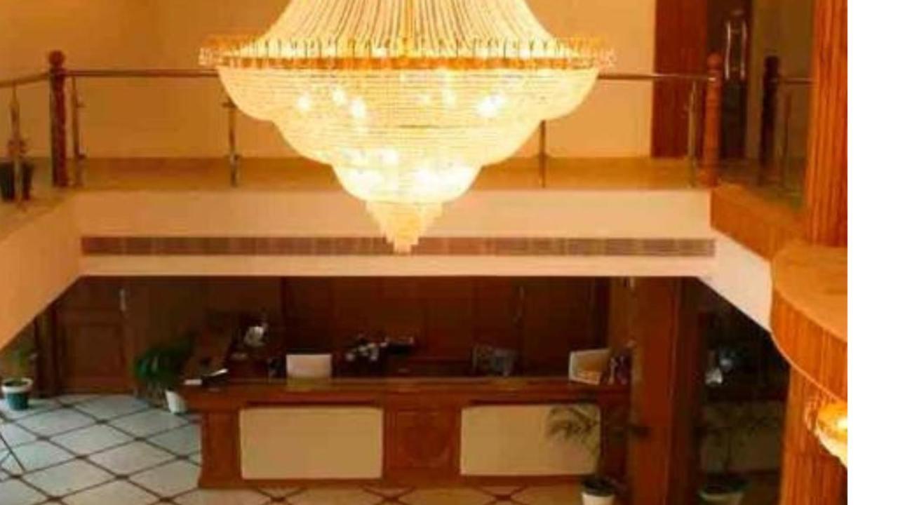 Hotel Padmini Palace Rani Pokhri Ngoại thất bức ảnh