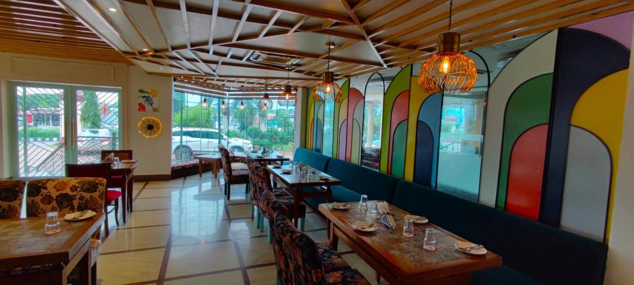 Hotel Padmini Palace Rani Pokhri Ngoại thất bức ảnh