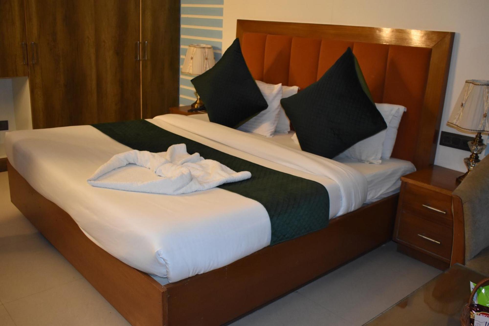 Hotel Padmini Palace Rani Pokhri Ngoại thất bức ảnh