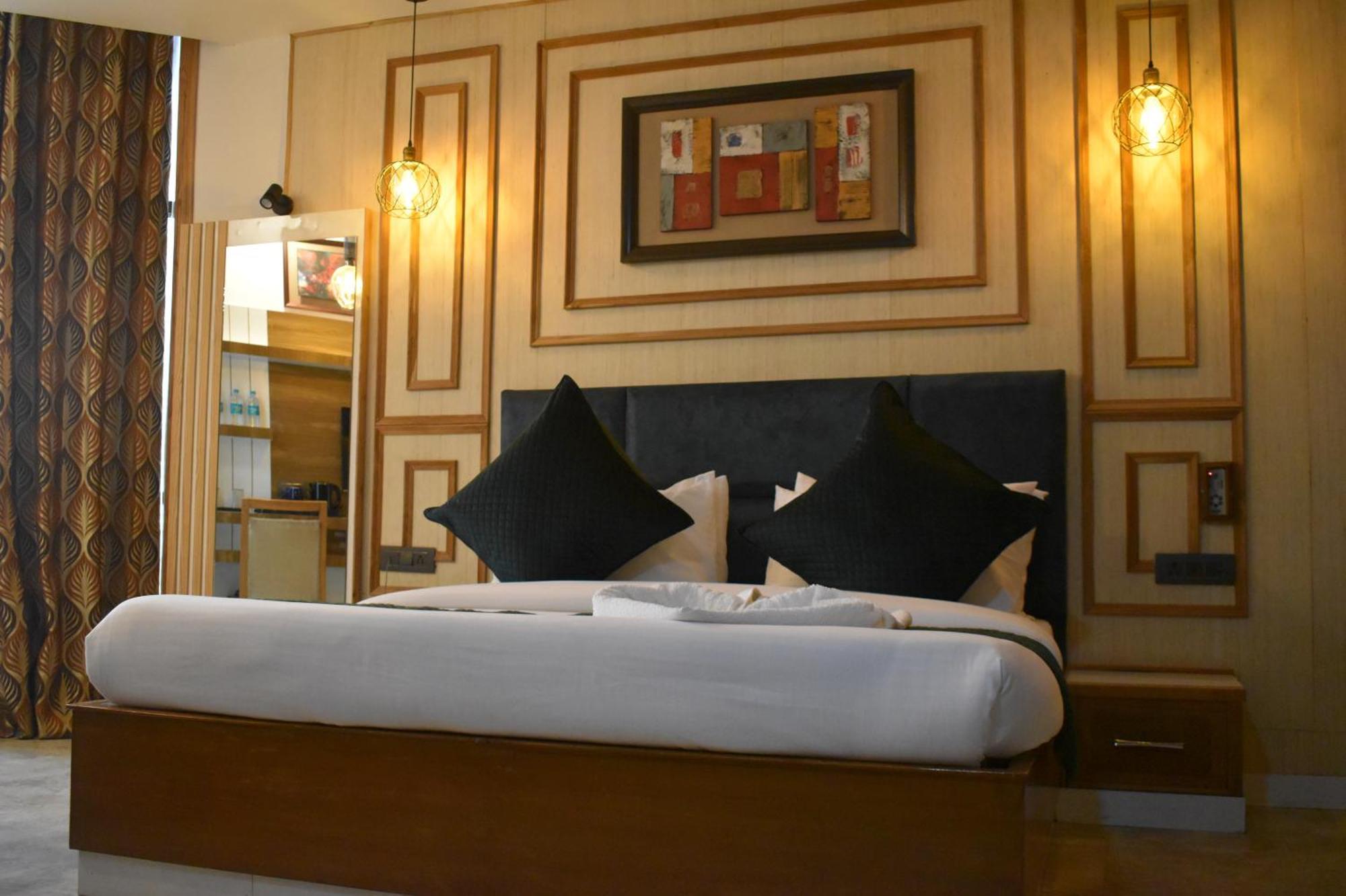 Hotel Padmini Palace Rani Pokhri Ngoại thất bức ảnh